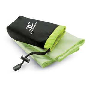GiftRetail KC6333 - DRYE Sport towel in nylon pouch Green
