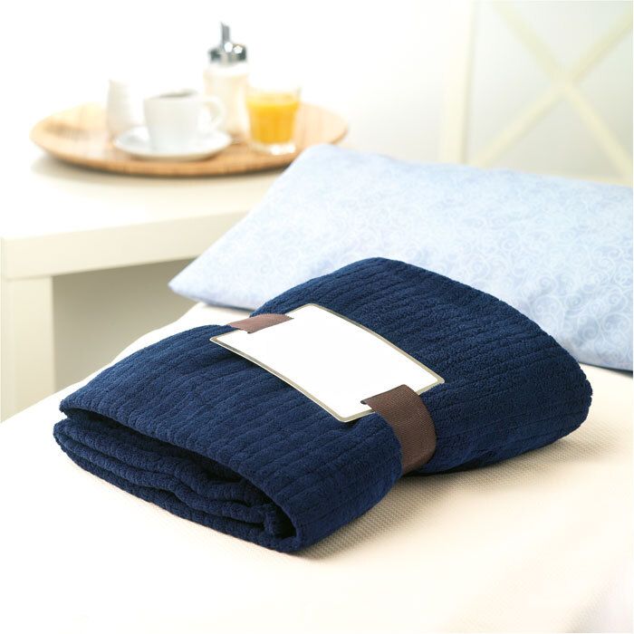 GiftRetail MO7246 - CAP CODE Fleece blanket.240 gr/m2